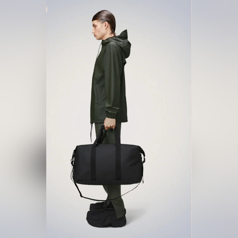 RAINS Black Hilo Waterproof Large Duffle Weekend Bag.